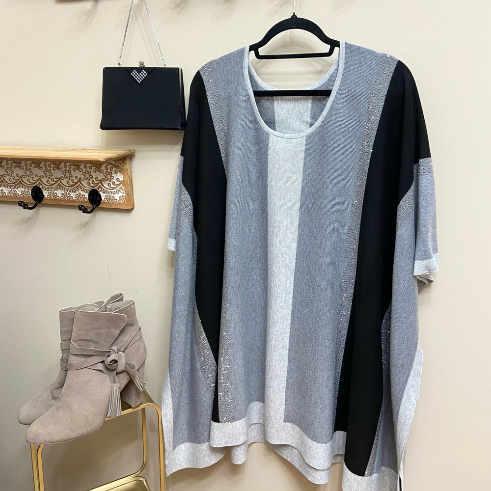 Allison Sherri poncho black grey one size